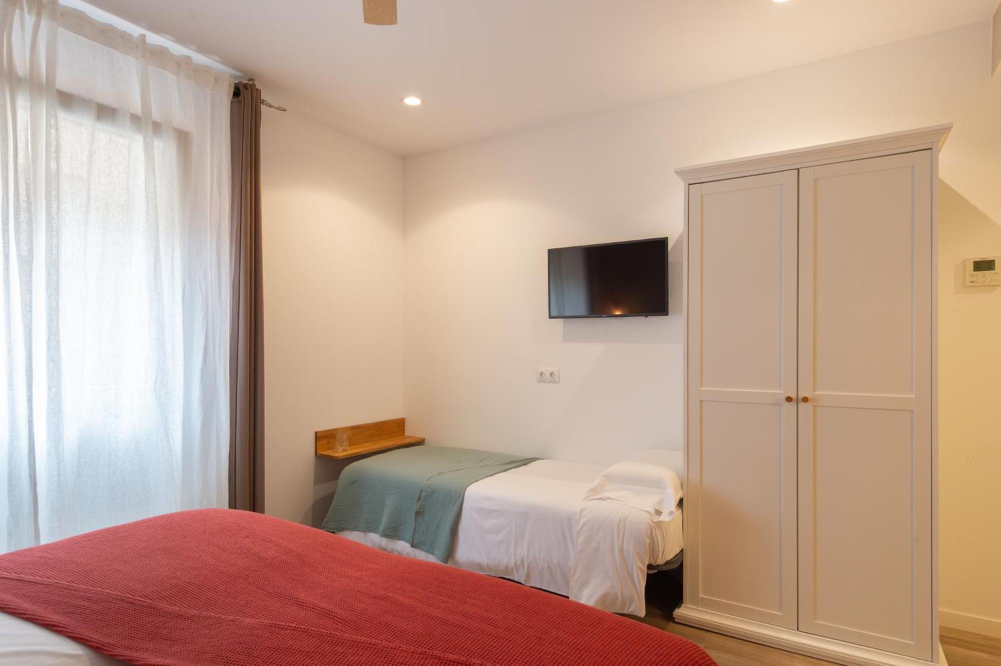 Hostal Boutique Es Portalet Сан-Фелиу-де-Гишольс Номер фото